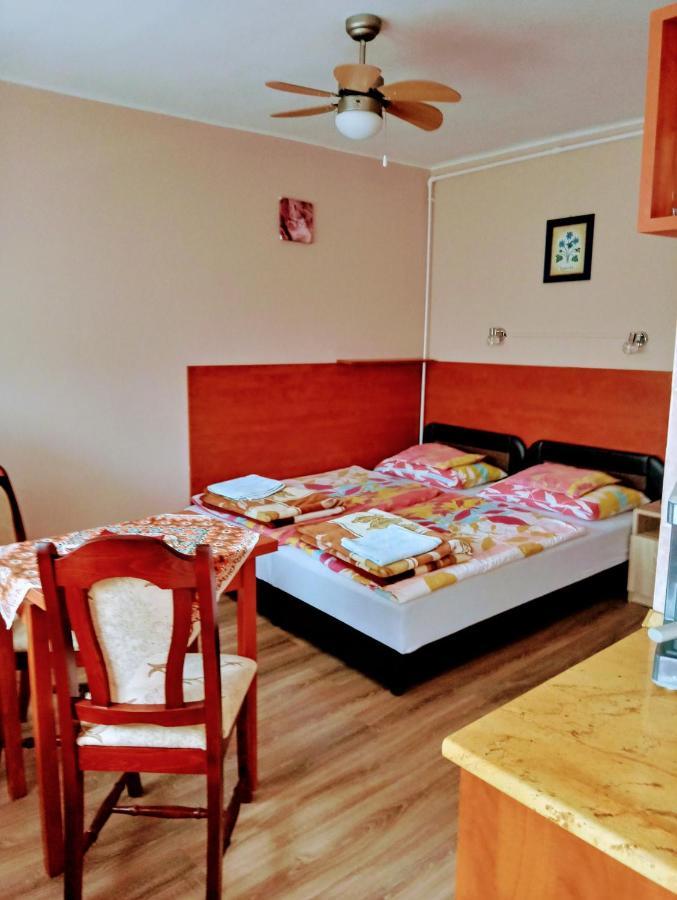 Liza Apartman Gyula Εξωτερικό φωτογραφία