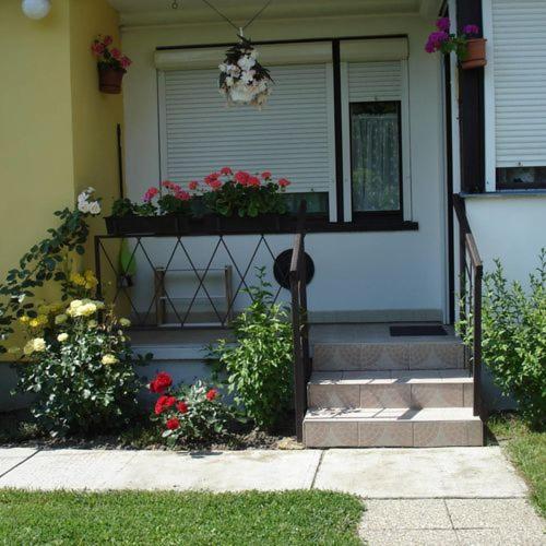 Liza Apartman Gyula Εξωτερικό φωτογραφία